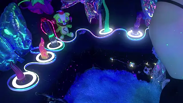 LaytonBox online show from 04/13/26, 12:43