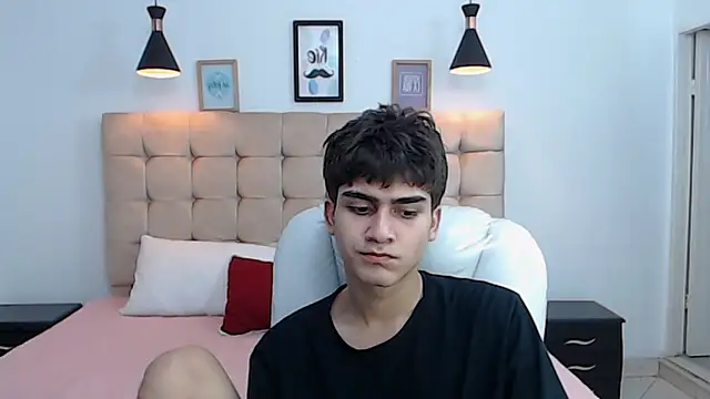 Snapshot of Tommy18__ chatting on 01/16/25, 06:03 Tommy18 online show from 01/16/25, 06:03
