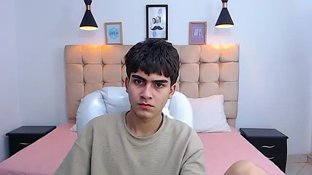 Snapshot of Tommy18__ chatting on 01/17/25, 06:26 Tommy18 online show from 01/17/25, 06:26