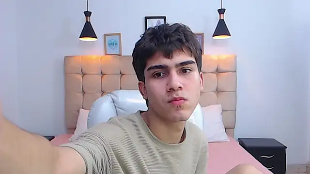 Snapshot of Tommy18__ chatting on 01/17/25, 09:28 Tommy18 online show from 01/17/25, 09:28