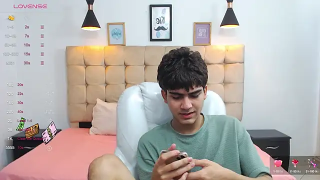 Snapshot of Tommy18__ chatting on 01/26/25, 06:49 Tommy18 online show from 01/26/25, 06:49