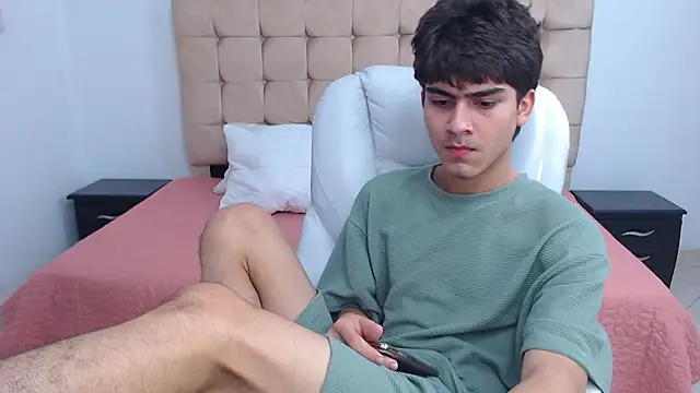 Snapshot of Tommy18__ chatting on 02/07/25, 10:19 Tommy18 online show from 02/07/25, 10:19