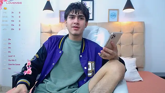 Snapshot of Tommy18__ chatting on 02/09/25, 06:54 Tommy18 online show from 02/09/25, 06:54