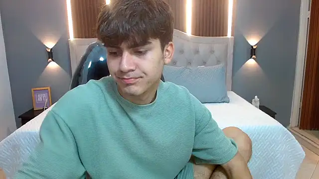 Snapshot of Tommy18__ chatting on 09/26/25, 03:32 Tommy18 online show from 09/26/25, 03:32