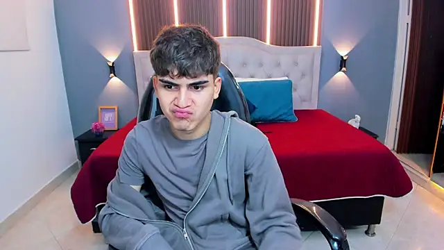 Tommy18   online show from 02/15/26, 03:36