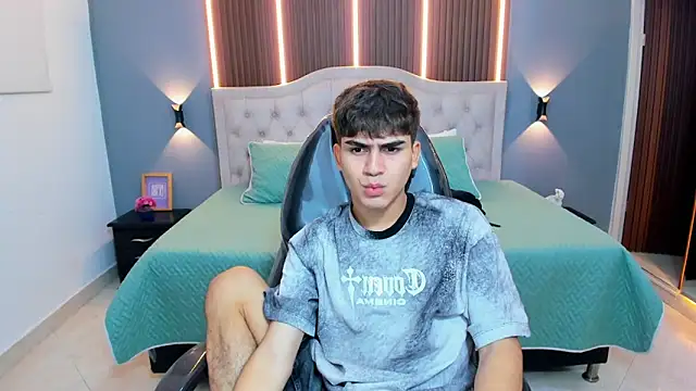 Tommy18   online show from 02/18/26, 03:24