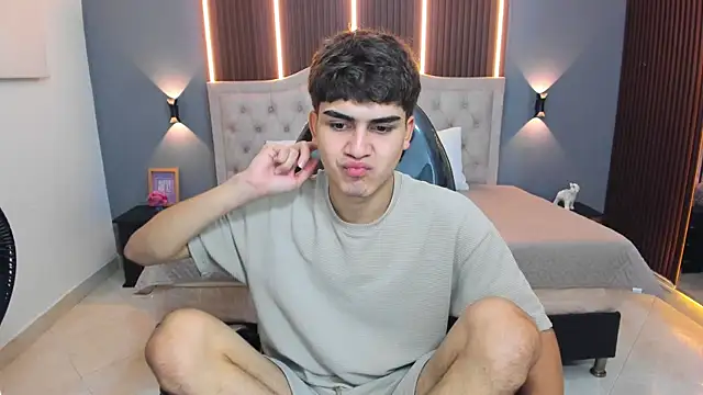Snapshot of Tommy18__ chatting on 06/16/26, 03:31 Tommy18 online show from 06/16/26, 03:31