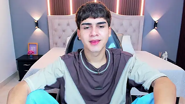 Snapshot of Tommy18__ chatting on 06/21/26, 03:09 Tommy18 online show from 06/21/26, 03:09
