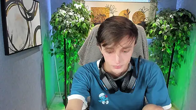 Snapshot of John_Weasley chatting on 10/17/25, 06:16 John Weasley online show from 10/17/25, 06:16