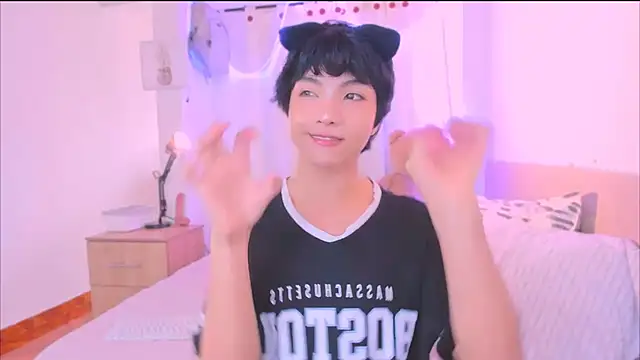 AllanYong18 online show from 11/02/25, 03:14