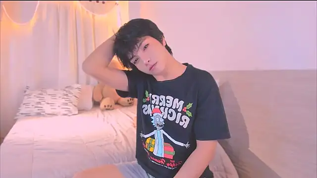 AllanYong18 online show from 11/13/25, 01:10