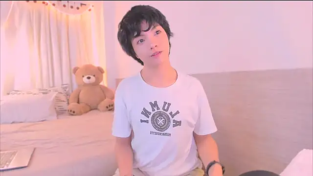 AllanYong18 online show from 11/23/25, 08:58