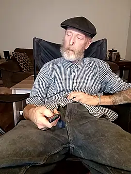 Snapshot of filthymind619 chatting on 11/01/25, 02:46 filthymind619 online show from 11/01/25, 02:46