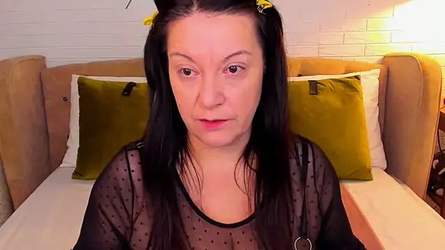 SarahGrays online show from 10/11/25, 08:07