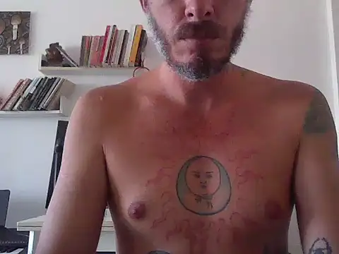 Snapshot of xtrppyx chatting on 03/20/25, 02:10 xtrppyx online show from 03/20/25, 02:10