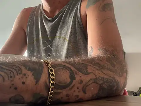 Snapshot of xtrppyx chatting on 09/23/25, 09:01 xtrppyx online show from 09/23/25, 09:01