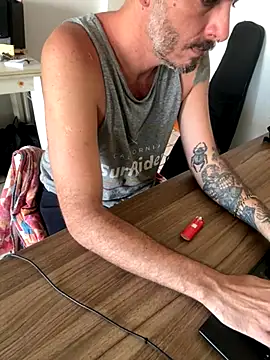 Snapshot of xtrppyx chatting on 09/26/25, 06:56 xtrppyx online show from 09/26/25, 06:56