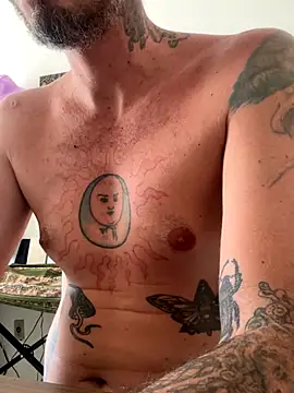 Snapshot of xtrppyx chatting on 10/06/25, 12:13 xtrppyx online show from 10/06/25, 12:13