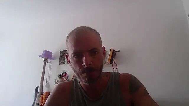 Snapshot of xtrppyx chatting on 10/17/25, 11:46 xtrppyx online show from 10/17/25, 11:46