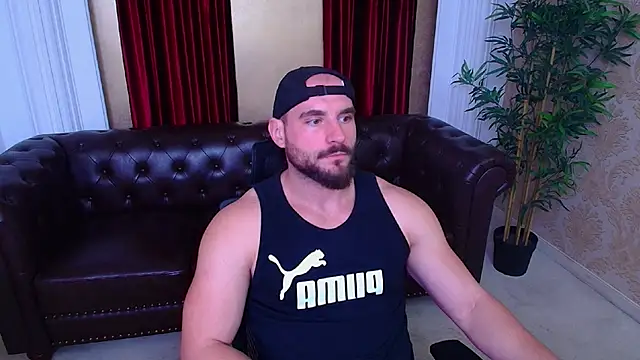 Snapshot of AdamJamesonn chatting on 09/15/25, 05:29 AdamJamesonn online show from 09/15/25, 05:29