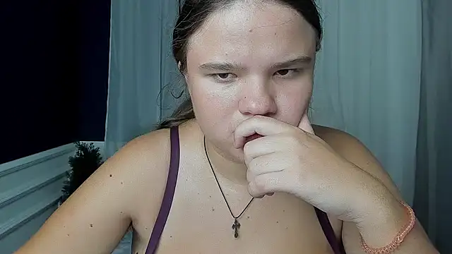 AdeleCruz online show from 09/15/25, 12:16