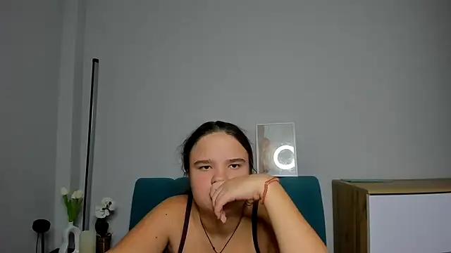 AdeleCruz online show from 10/06/25, 12:13