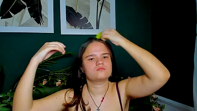 AdeleCruz online show from 04/04/26, 12:02