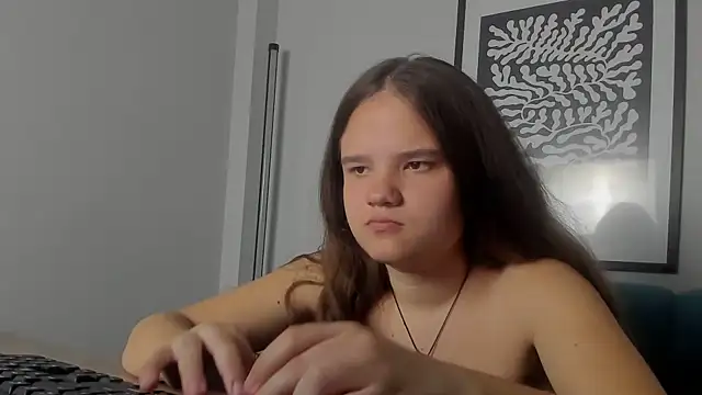 AdeleCruz online show from 04/22/26, 12:07