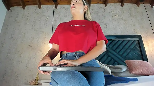 Marttina Ruiz online show from 10/04/25, 07:34