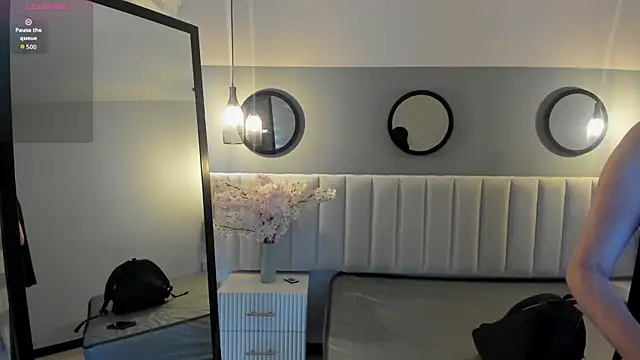 chelsea bolton  online show from 04/01/26, 12:17