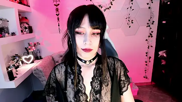 Effy Devalk online show from 02/20/25, 04:03