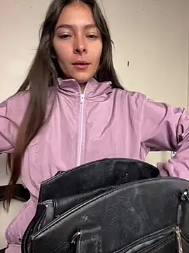 Snapshot of Aleska_Miami chatting on 05/07/26, 02:33 Aleska Miami online show from 05/07/26, 02:33