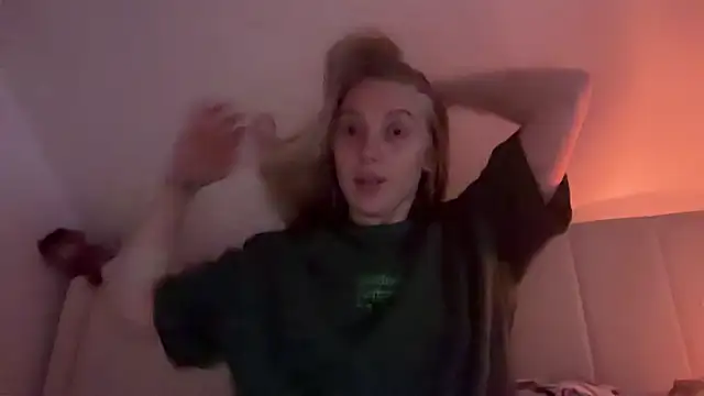 Ella-82 online show from 10/04/25, 08:29