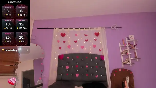 naomii 0 online show from 02/14/26, 12:13