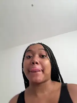 Snapshot of JasmineRose7 chatting on 05/20/26, 12:44 JasmineRose7 online show from 05/20/26, 12:44