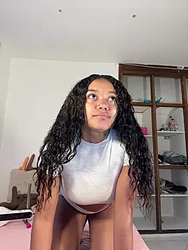 Snapshot of JasmineRose7 chatting on 05/31/26, 11:17 JasmineRose7 online show from 05/31/26, 11:17