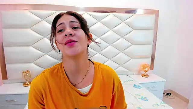 MiaQueen021 online show from 01/28/25, 12:32