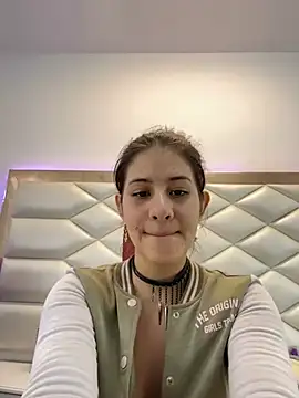 MiaQueen021 online show from 02/07/25, 06:45