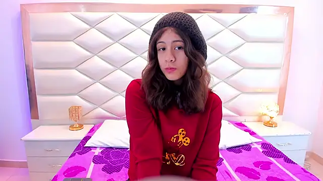 MiaQueen021 online show from 02/08/25, 12:28