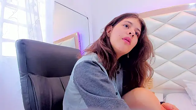 MiaQueen021 online show from 02/10/25, 03:42