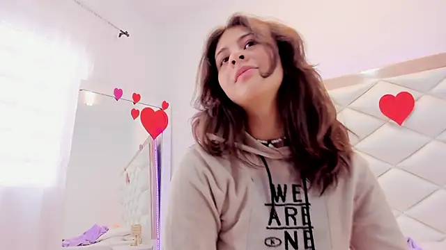 MiaQueen021 online show from 02/14/25, 06:40