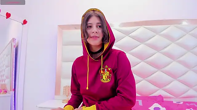 MiaQueen021 online show from 03/06/25, 03:35