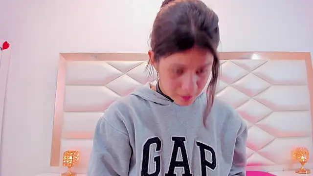 MiaQueen021 online show from 03/08/25, 03:35