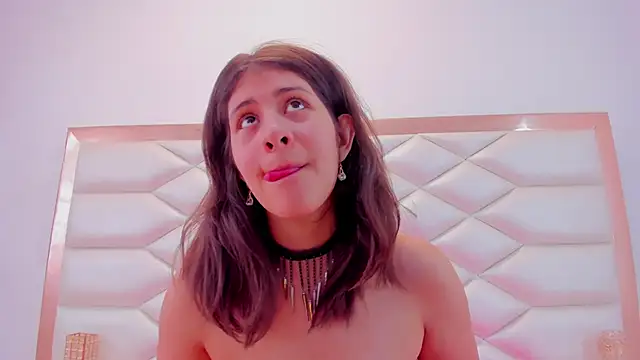 MiaQueen021 online show from 03/13/25, 03:39