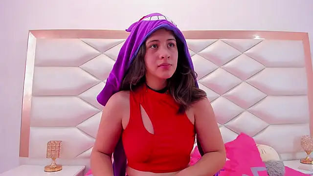 MiaQueen021 online show from 03/19/25, 06:44