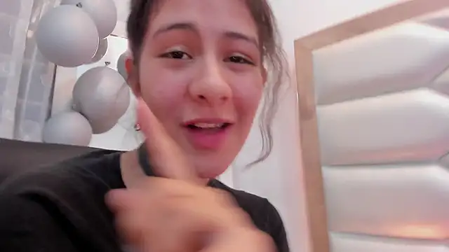 MiaQueen021 online show from 03/23/25, 12:58