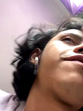 boysLittle online show from 10/09/25, 05:33