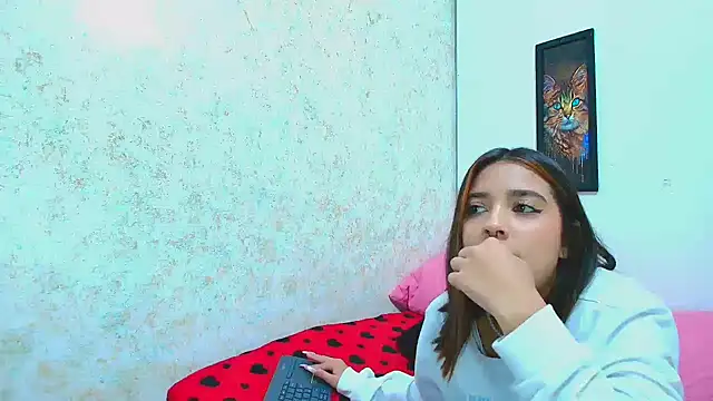 Rousse violett online show from 03/17/25, 09:02