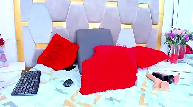 Snapshot of electrastunningx chatting on 01/12/25, 04:40 electrastunningx online show from 01/12/25, 04:40