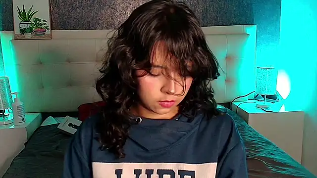 gabriela cortez online show from 02/21/25, 07:43